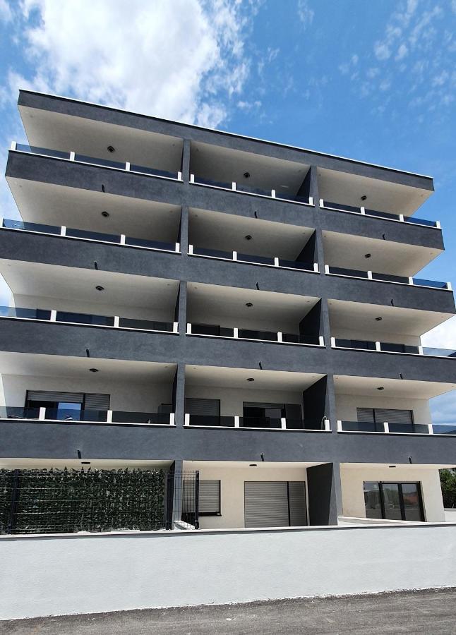 Apartments Elite Трогир Екстериор снимка