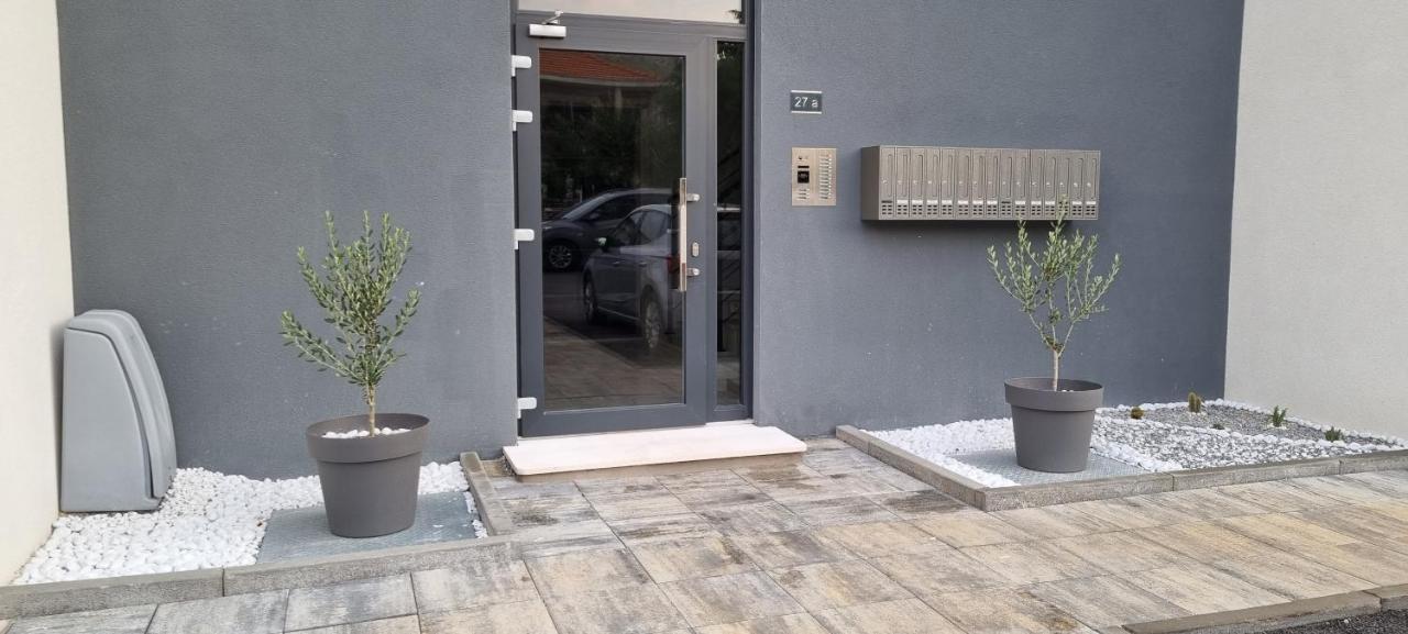 Apartments Elite Трогир Екстериор снимка